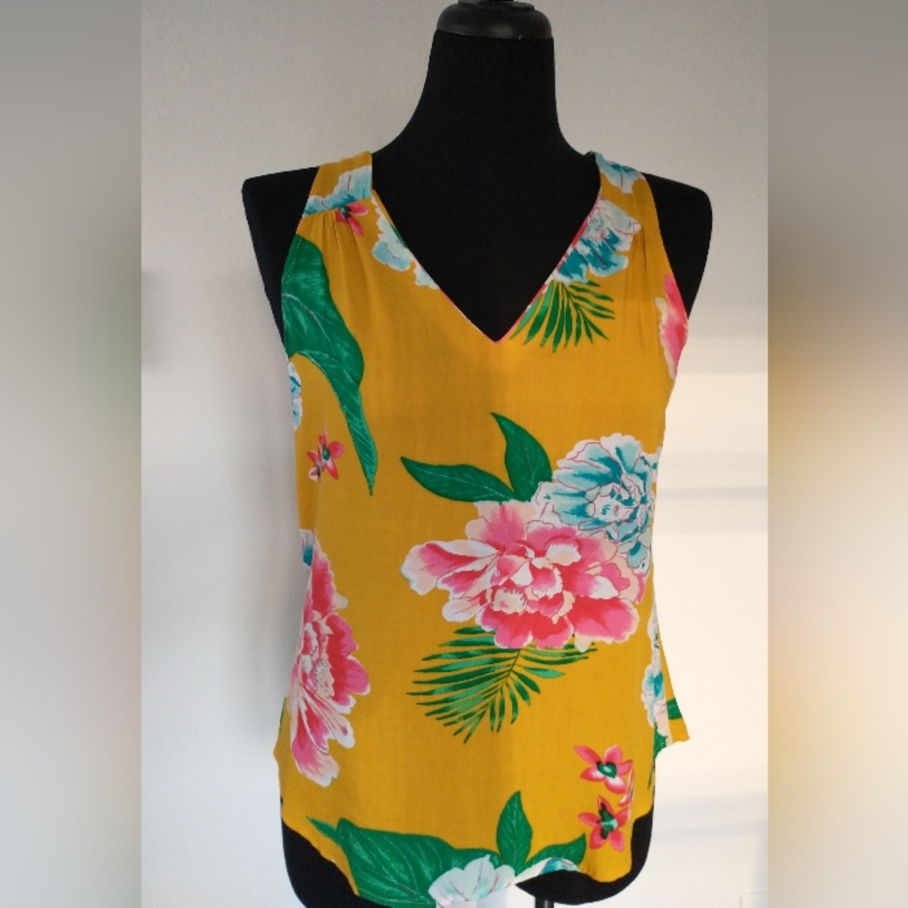 Yellow Floral Print Sleeveless Tunic Tank Top - Picture 4 of 10